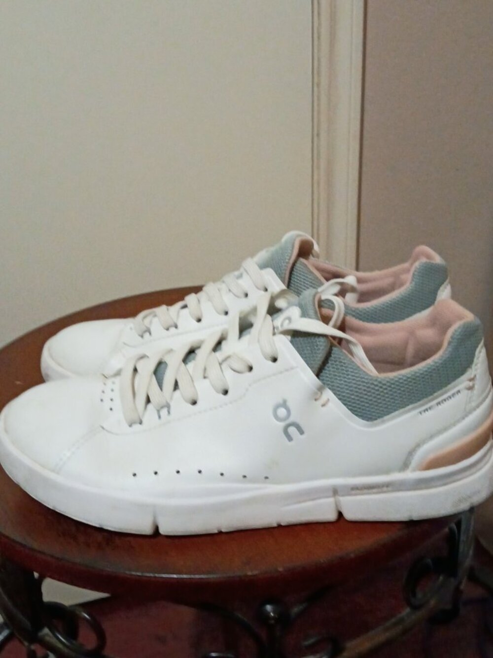On Cloud THE ROGER Advantage White Rosehip Shoes Women's Size 9 - Picture 8 of 14